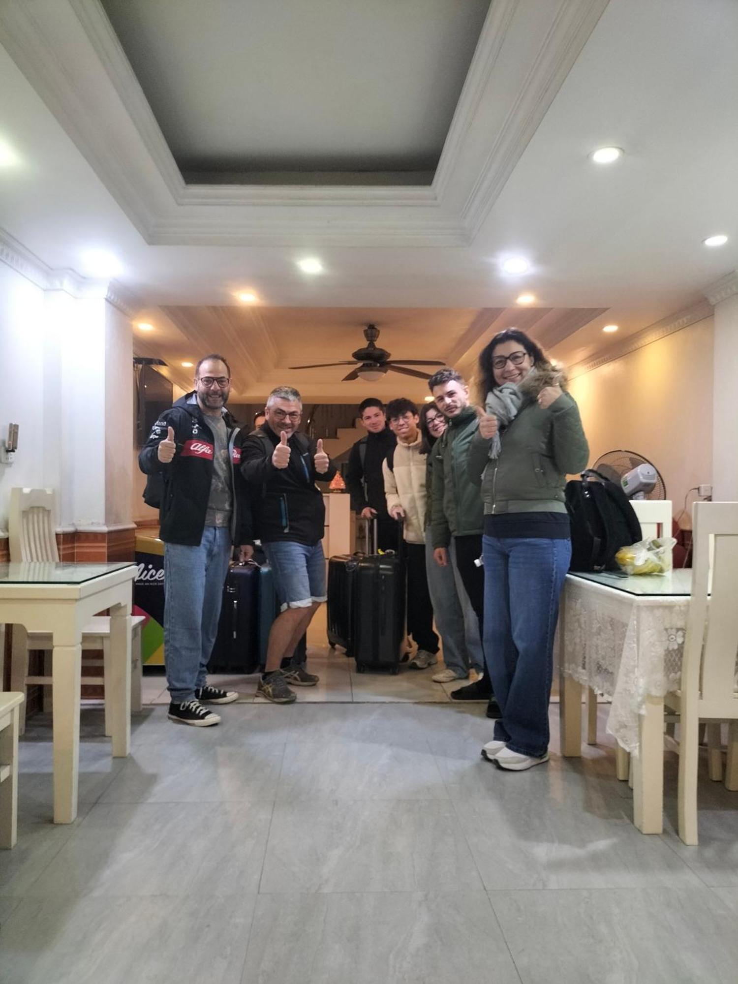 Roma Hotel Noi Bai Airport ハノイ市 エクステリア 写真