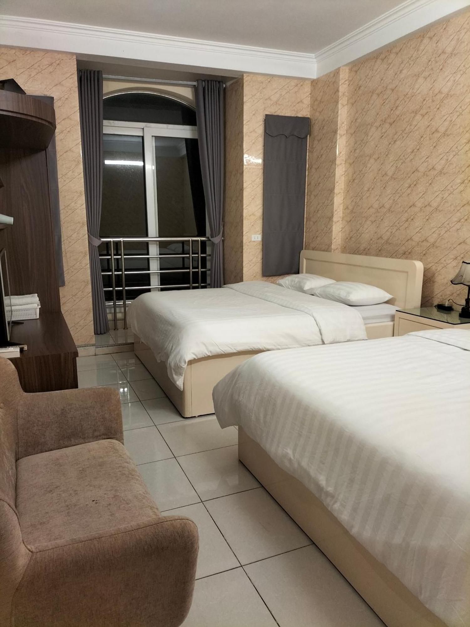 Roma Hotel Noi Bai Airport ハノイ市 エクステリア 写真