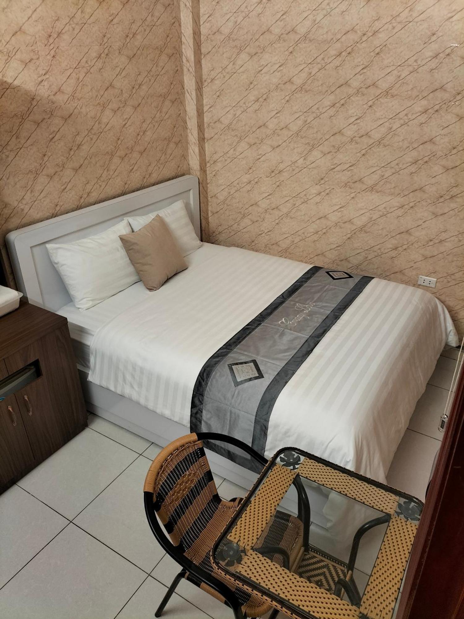 Roma Hotel Noi Bai Airport ハノイ市 エクステリア 写真
